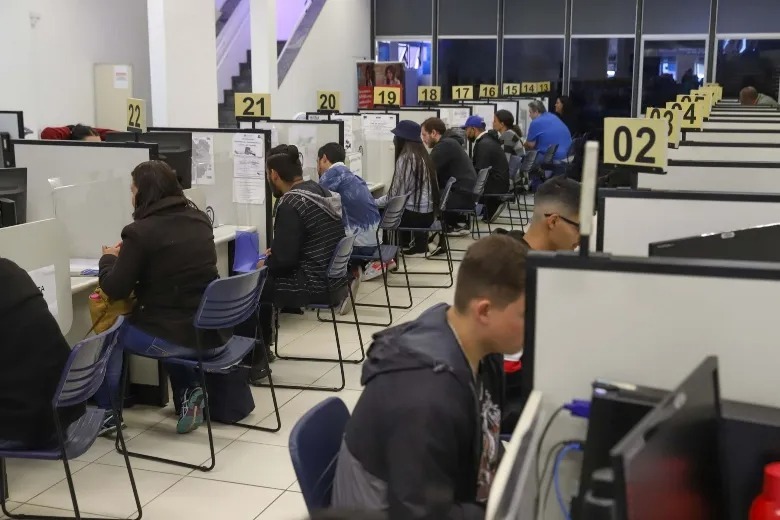 Disparam ofertas de emprego no setor do agronegócio, no Paraná